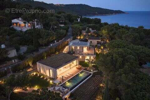 Maison 450 m² à Ramatuelle  - photo 3