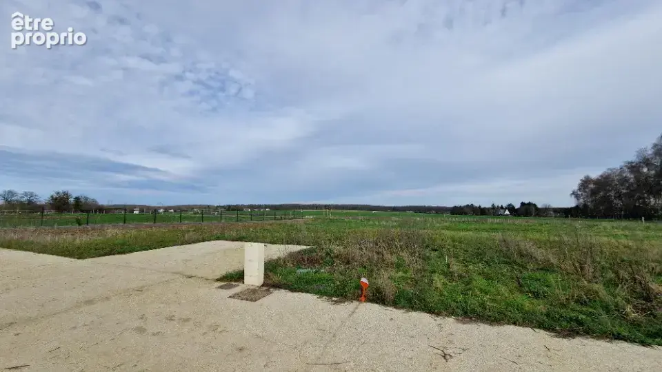 Terrain à MONTIGNY