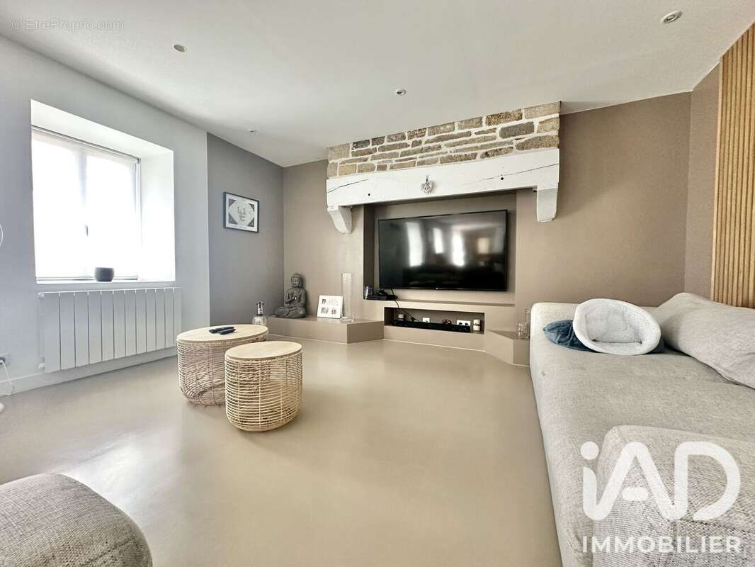 Maison 163 m² à Ergue-Gaberic  - photo 2