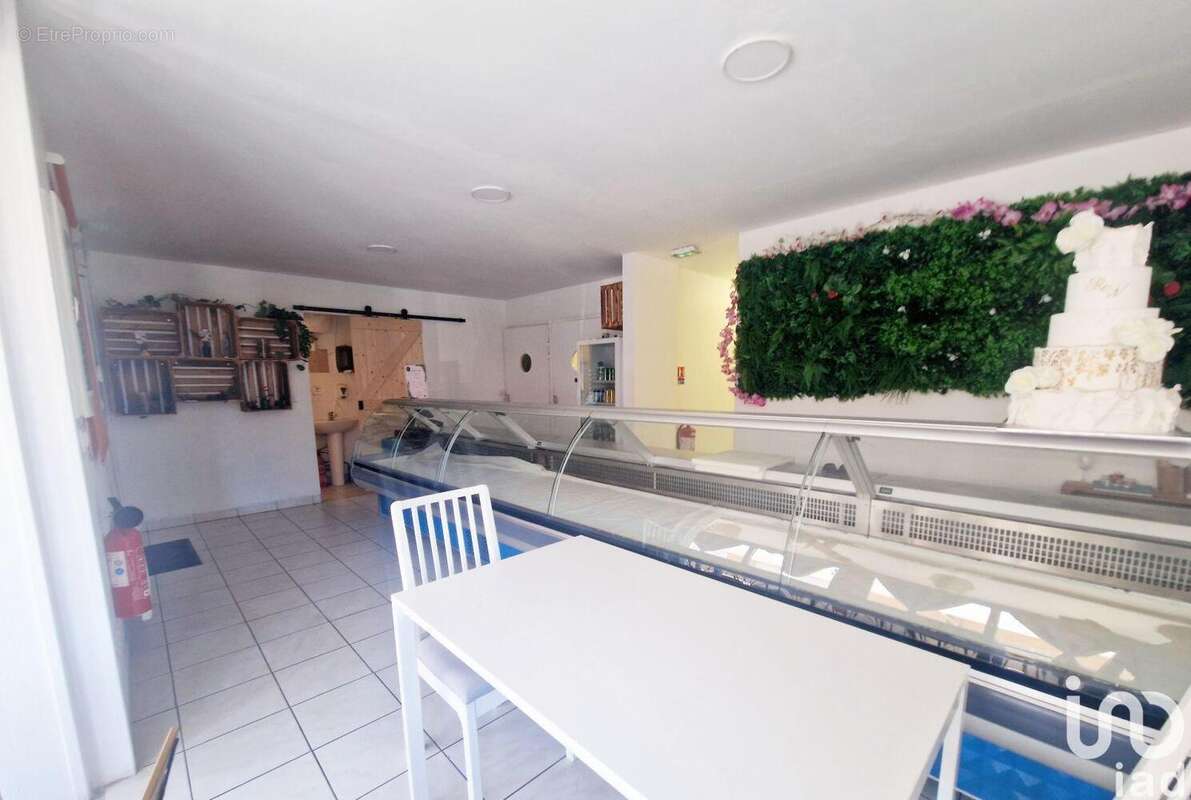 Photo 6 - Commerce à VILLENOY