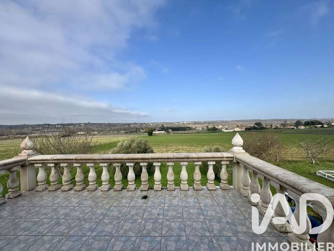 Maison 170 m² à Mosnac  - photo 8