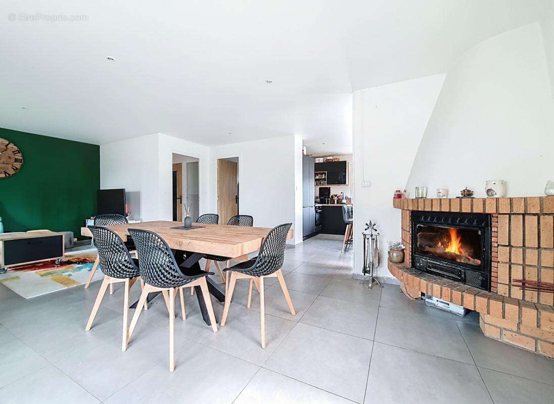 Maison - 2 Chambres - Possibilité 3 supplémentaires - Véranda - Jardin - Au calme - Proche toutes commodités - photo 7