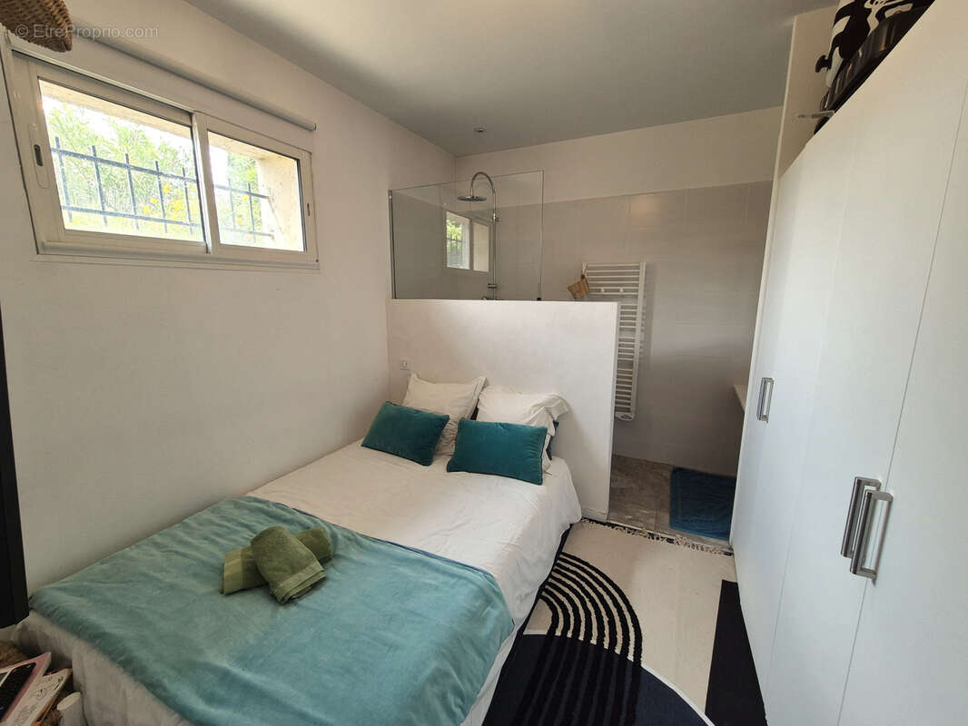 Maison à SAINT-PIERRE-DE-VASSOLS