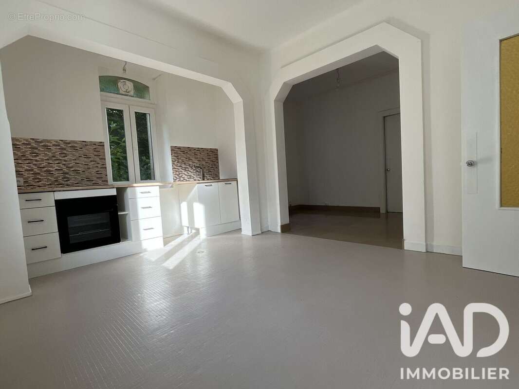 Maison 136 m² à Cons-La-Grandville  - photo 4