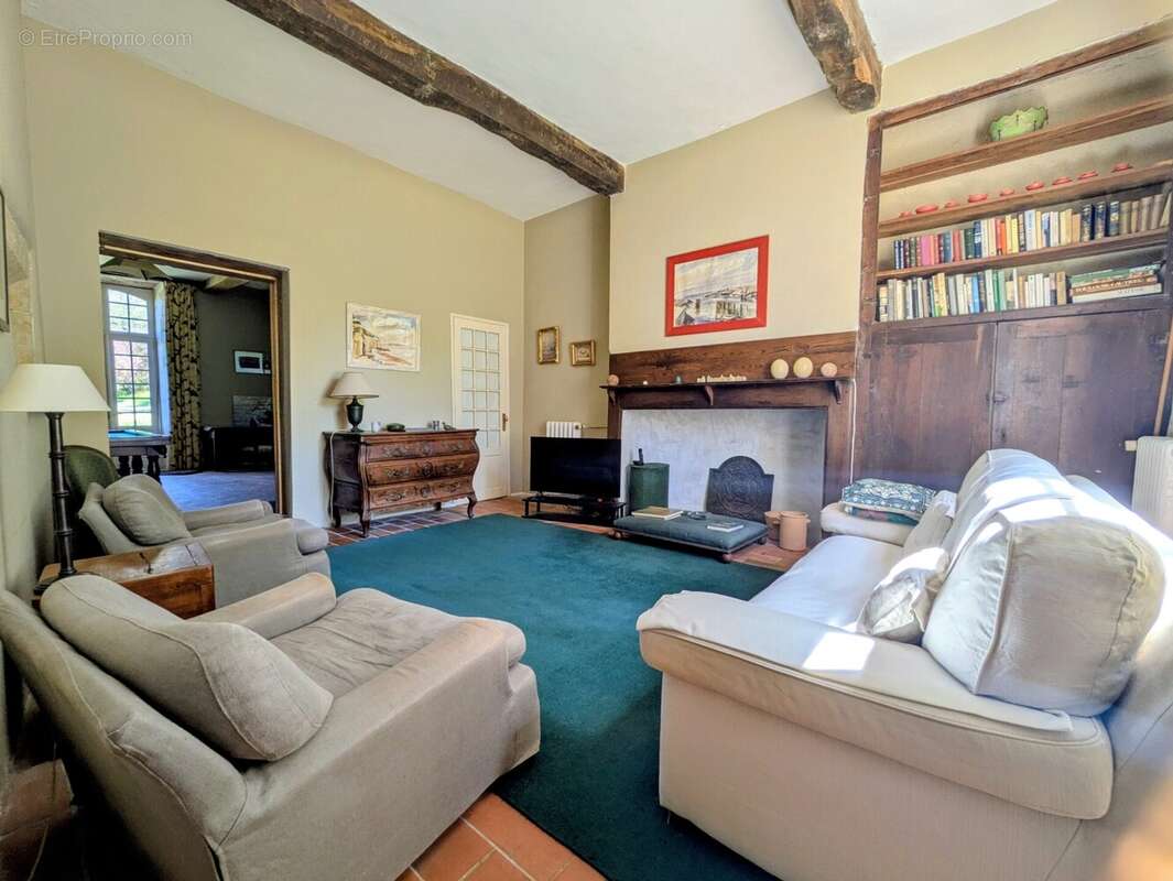 Maison 255 m² à Mirande  - photo 8