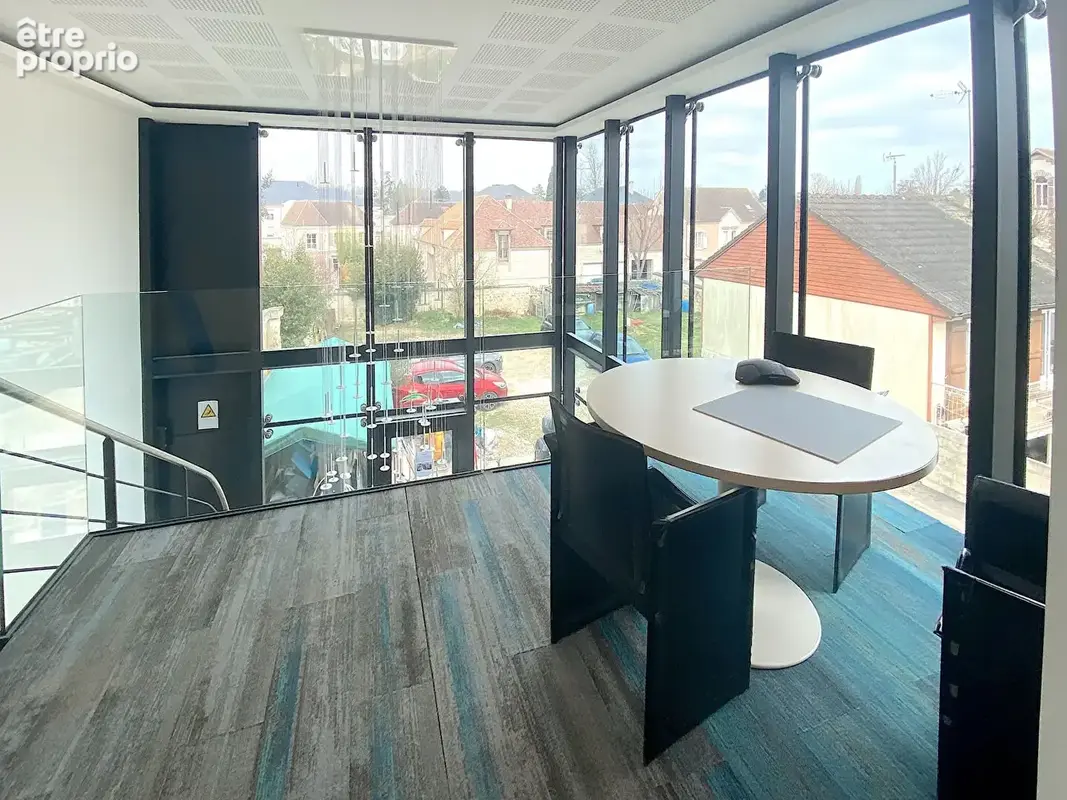 L'Isle Adam Bureaux ,local d'activité ,maison  280 M² 10/12 places de parking  745 M² de terrain - photo 8