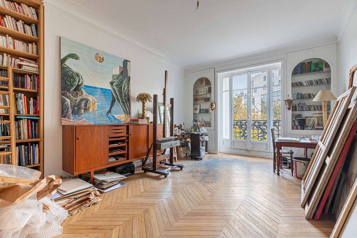 Appartement à PARIS-14E