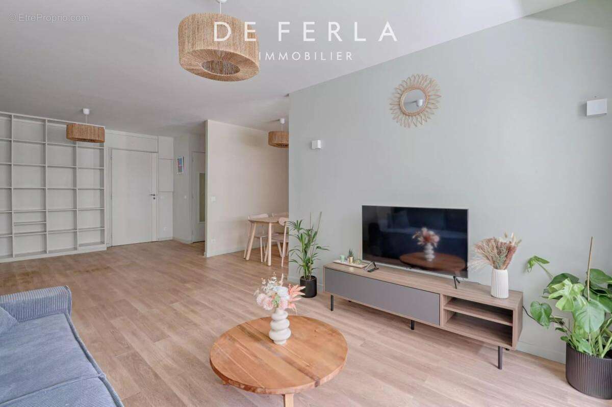 Appartement à PARIS-7E