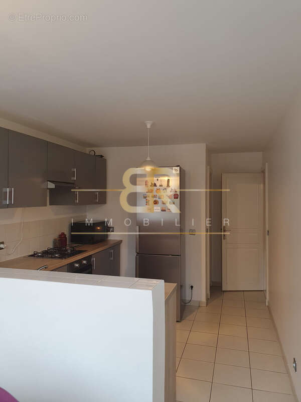 Lumineux / sans vis à vis / refait à neuf - photo 2