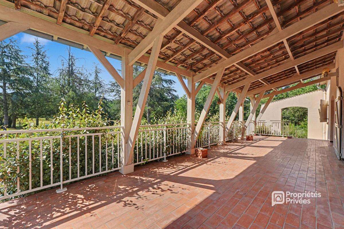 Maison Bouloc 4 pièces 185 m2 avec garage et carport - photo 3