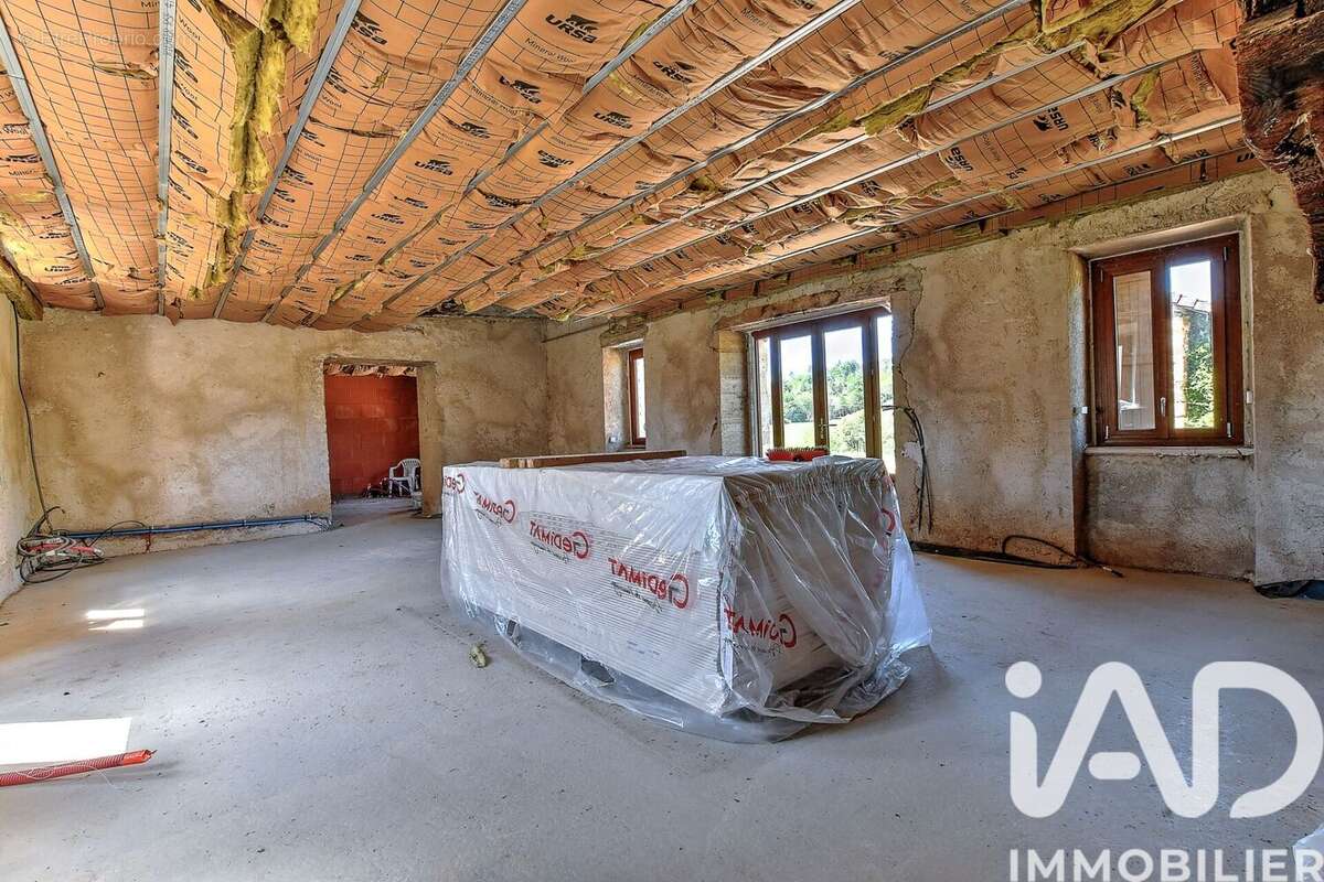 Maison 170 m² à Saint-Pierre-De-Frugie  - photo 7