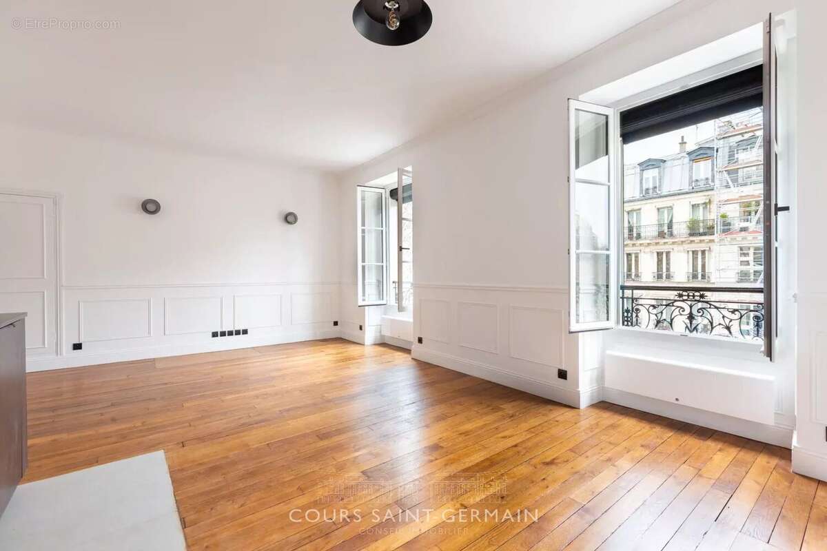Appartement à PARIS-7E