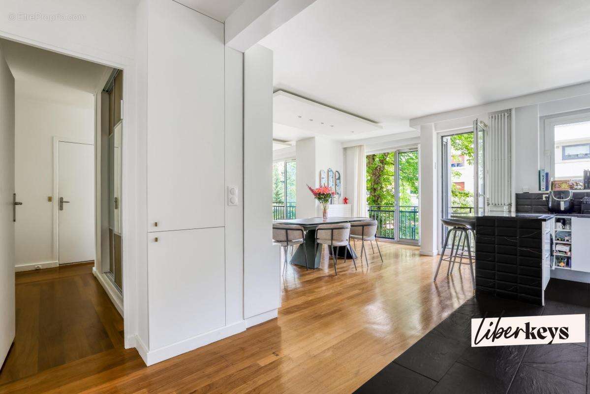 Appartement à NEUILLY-SUR-SEINE