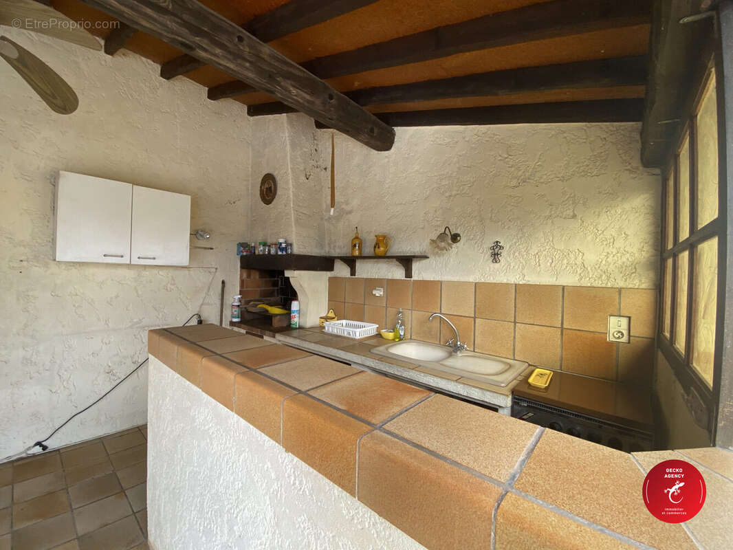 Cuisine d'ete - Maison à LE MUY