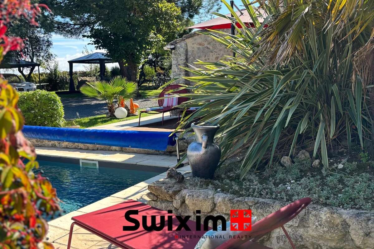 Maison à SAINT-ESTEPHE