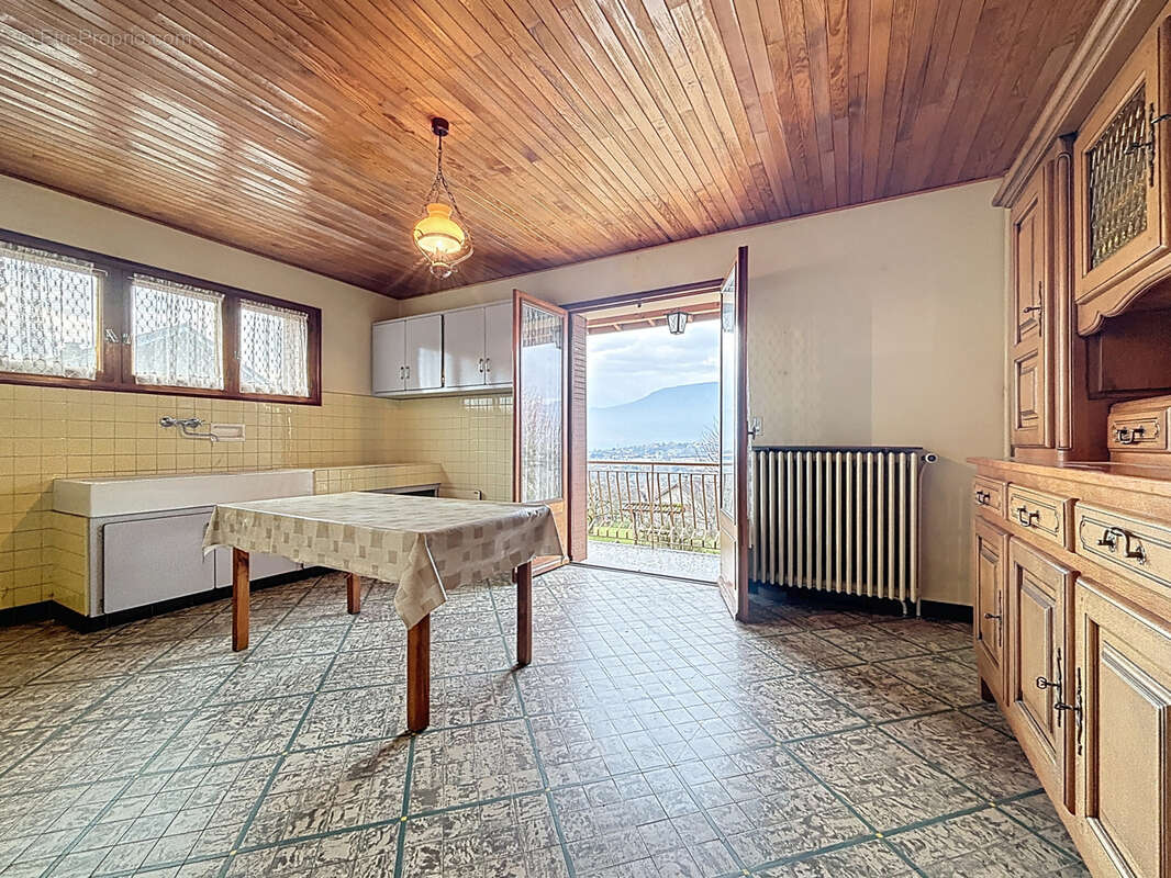 Appartement à DRUMETTAZ-CLARAFOND