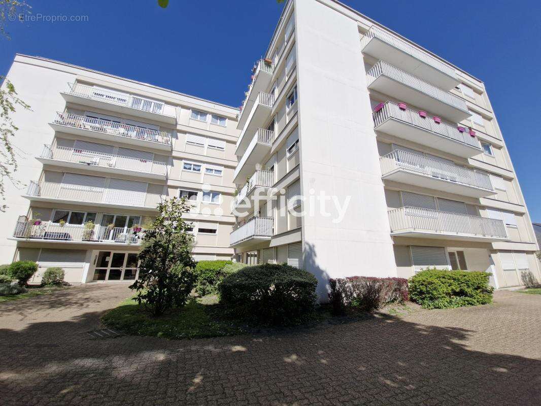 Appartement à COLOMBES