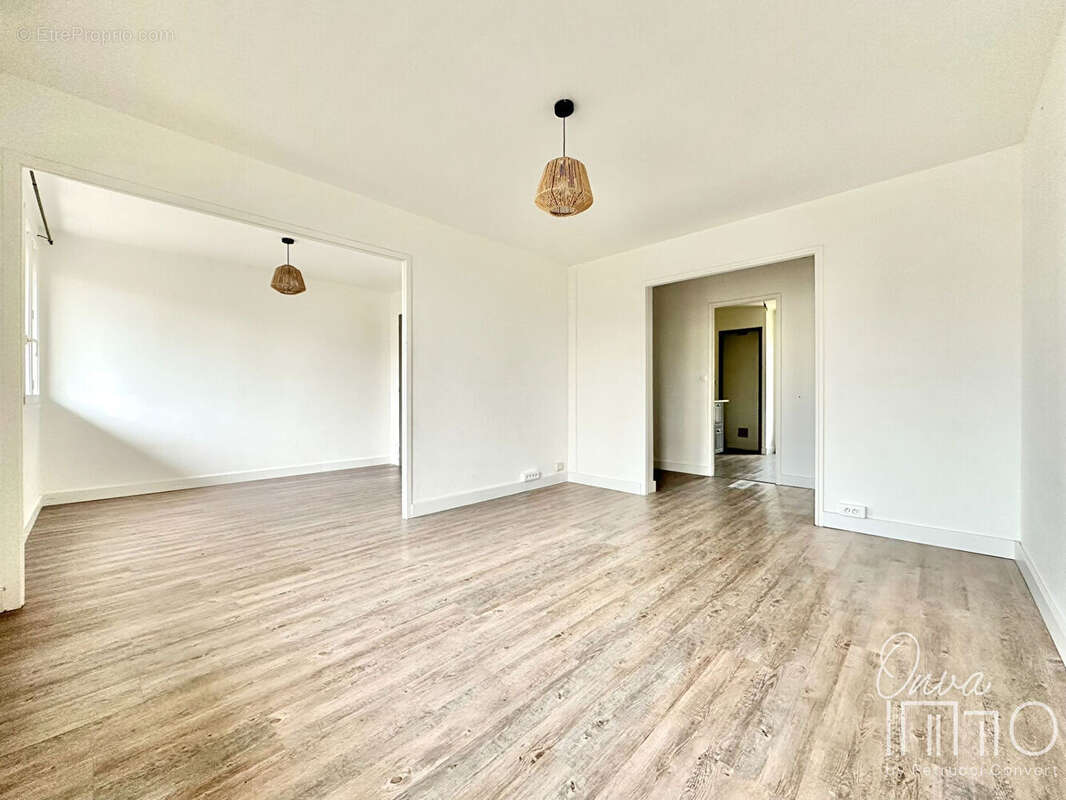 Appartement à NEUVILLE-SUR-SAONE