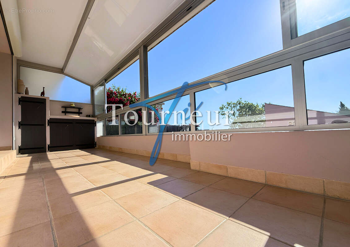 Appartement à SIX-FOURS-LES-PLAGES
