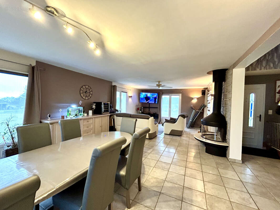 Maison à MORVILLE