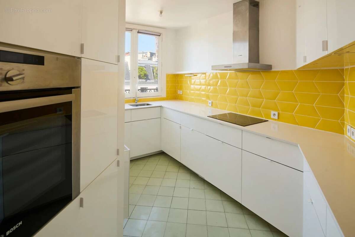 Appartement à PARIS-1E
