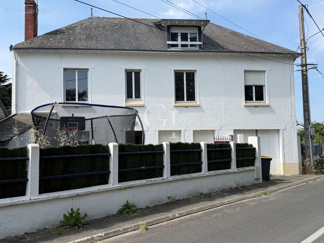 Maison 224 m² à La Menitre  - photo 8