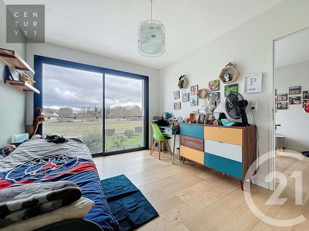 Maison à LA CHAPELLE-SAINT-LUC