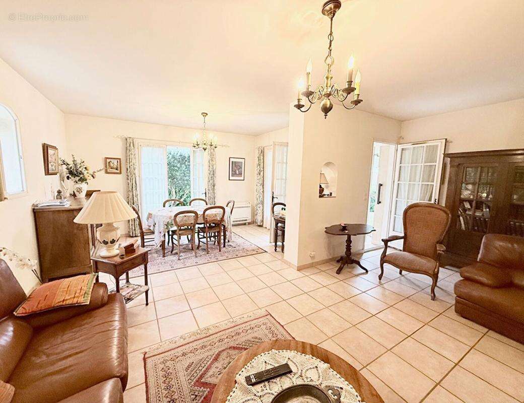 Maison à SIX-FOURS-LES-PLAGES