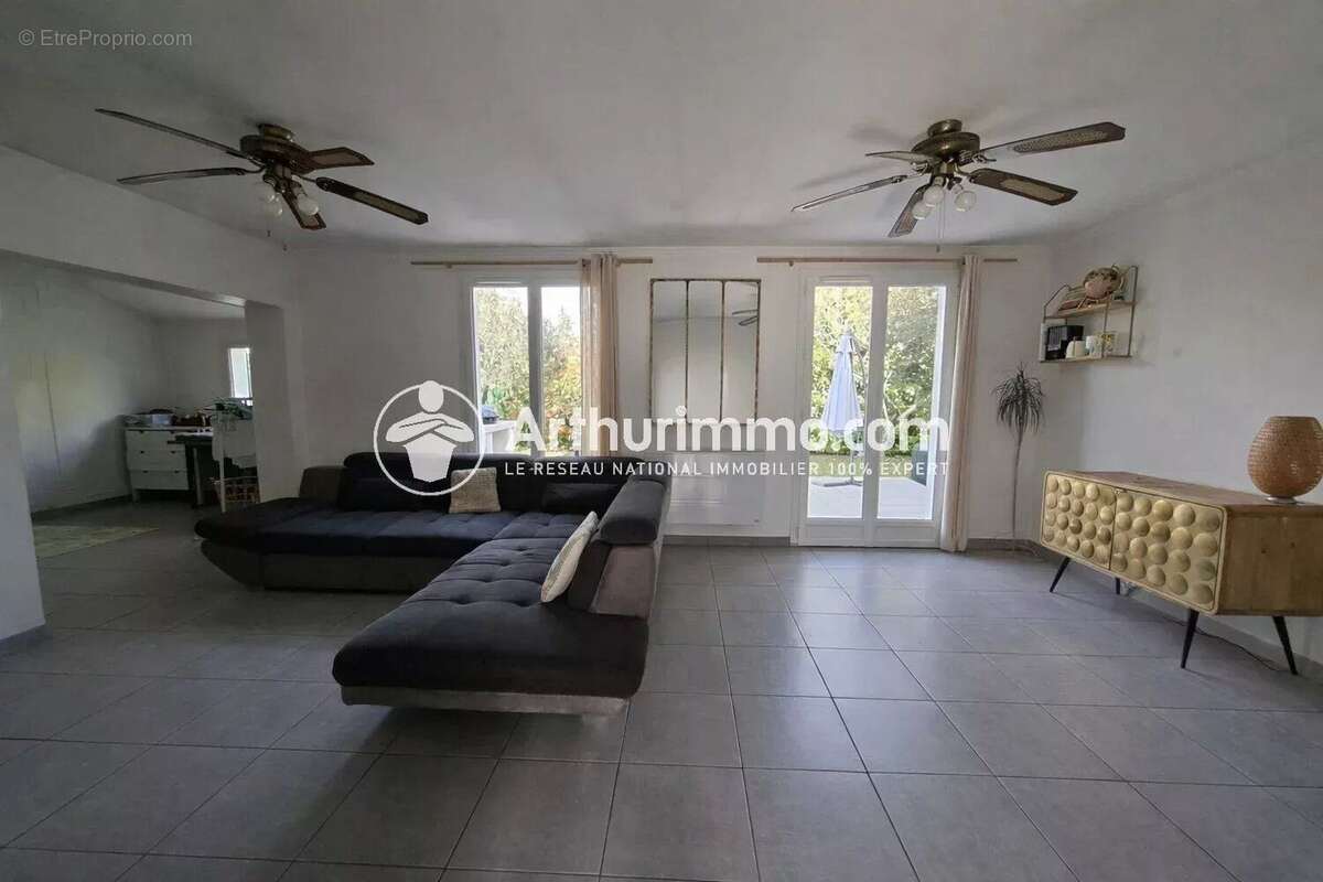 Maison à SAINT-PIERRE-DU-PERRAY