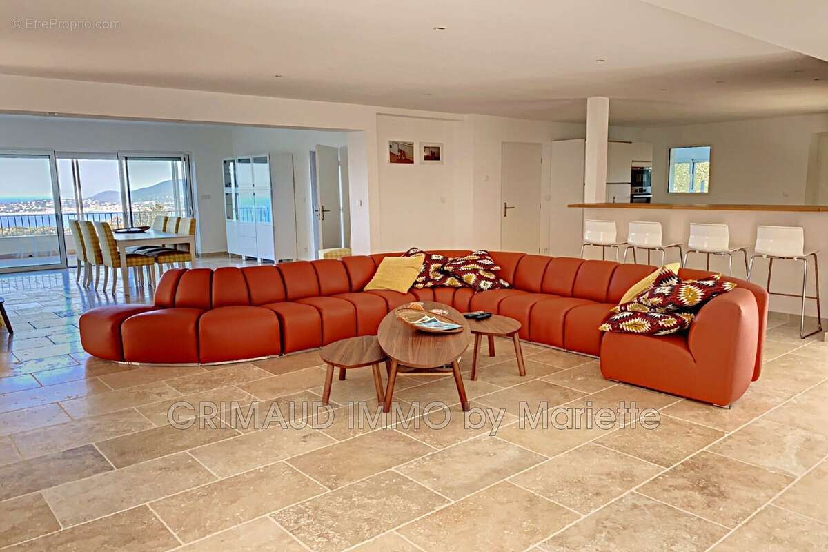 Appartement à LA CROIX-VALMER