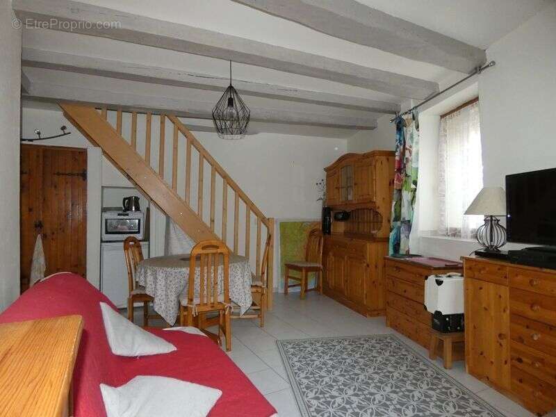 Maison à ASPRES-SUR-BUECH