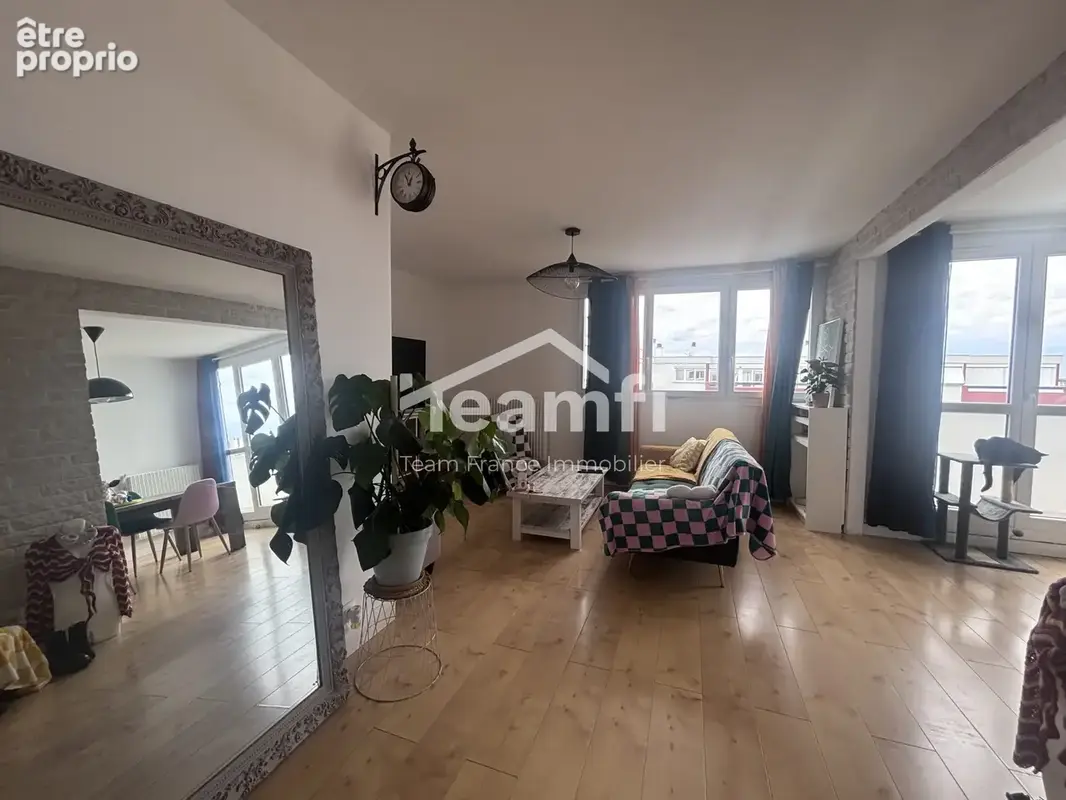 Appartement à FLEURY-LES-AUBRAIS