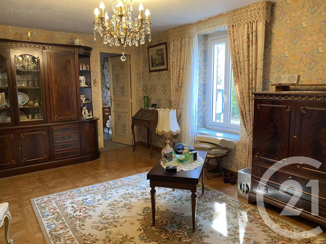 Maison 4 pièces 105 m² à vendre à Sury-En-Vaux (18300) - photo 6