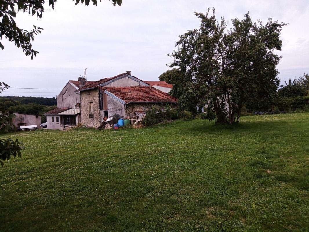 Maison à rénover avec terrain et dépendances – Gorhey - photo 3