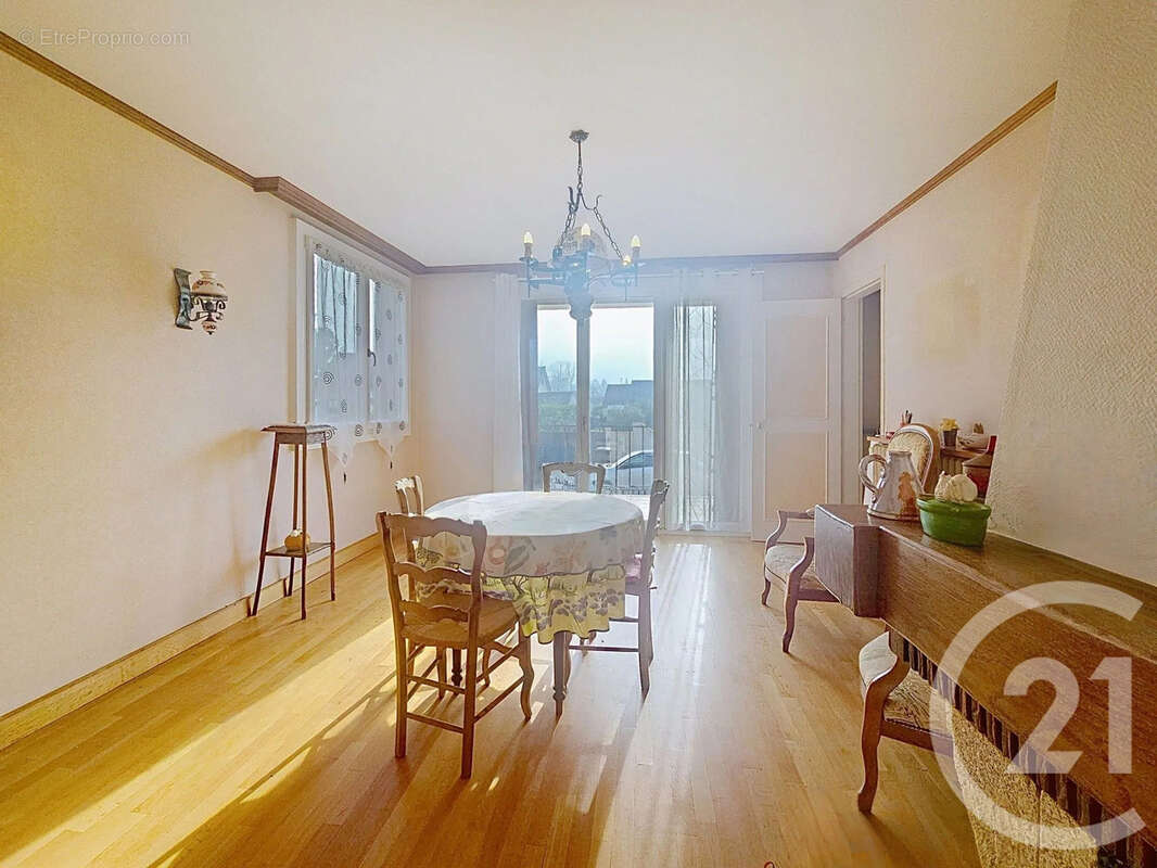 Maison à LONGUEVILLE