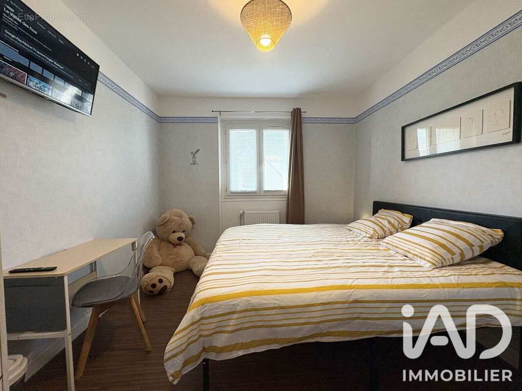 Photo 9