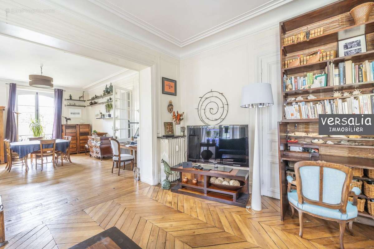 6 Pièces de 128 m² avec un jardin de 400 m². Versailles centre.  - photo 4