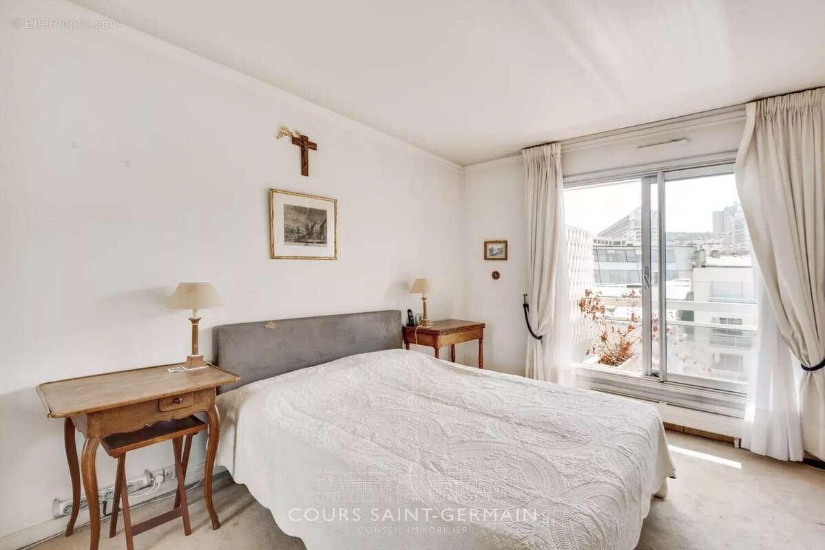 Appartement à PARIS-15E