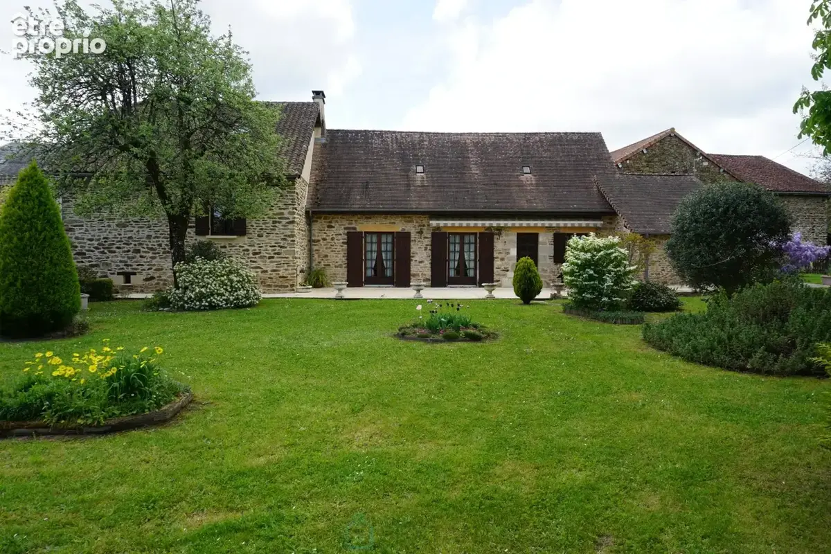 Charmant corps de ferme situé au coeur du paisible et pittoresque paysage du Périgord Vert. - photo 2