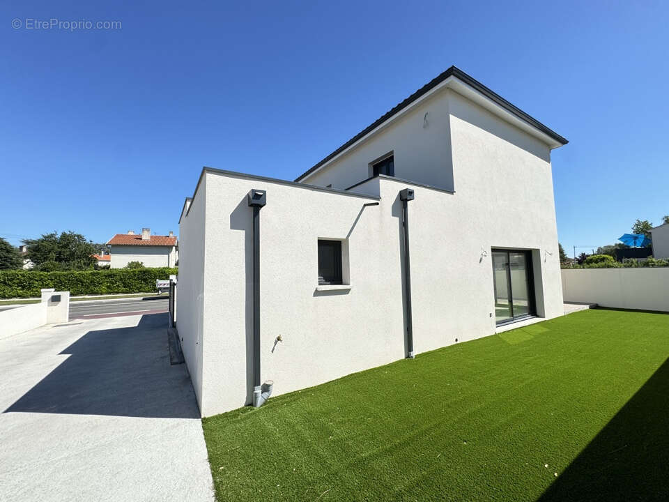 Maison à VILLENEUVE-TOLOSANE