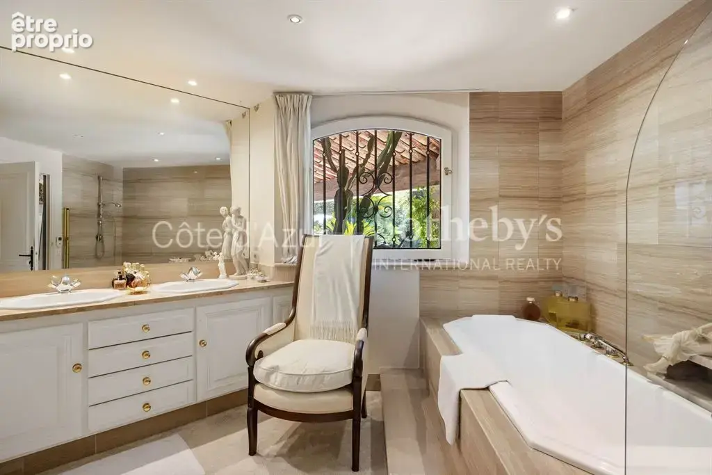 Charmante villa 6 chambres avec piscine sur terrain de 2 108 m² - photo 19