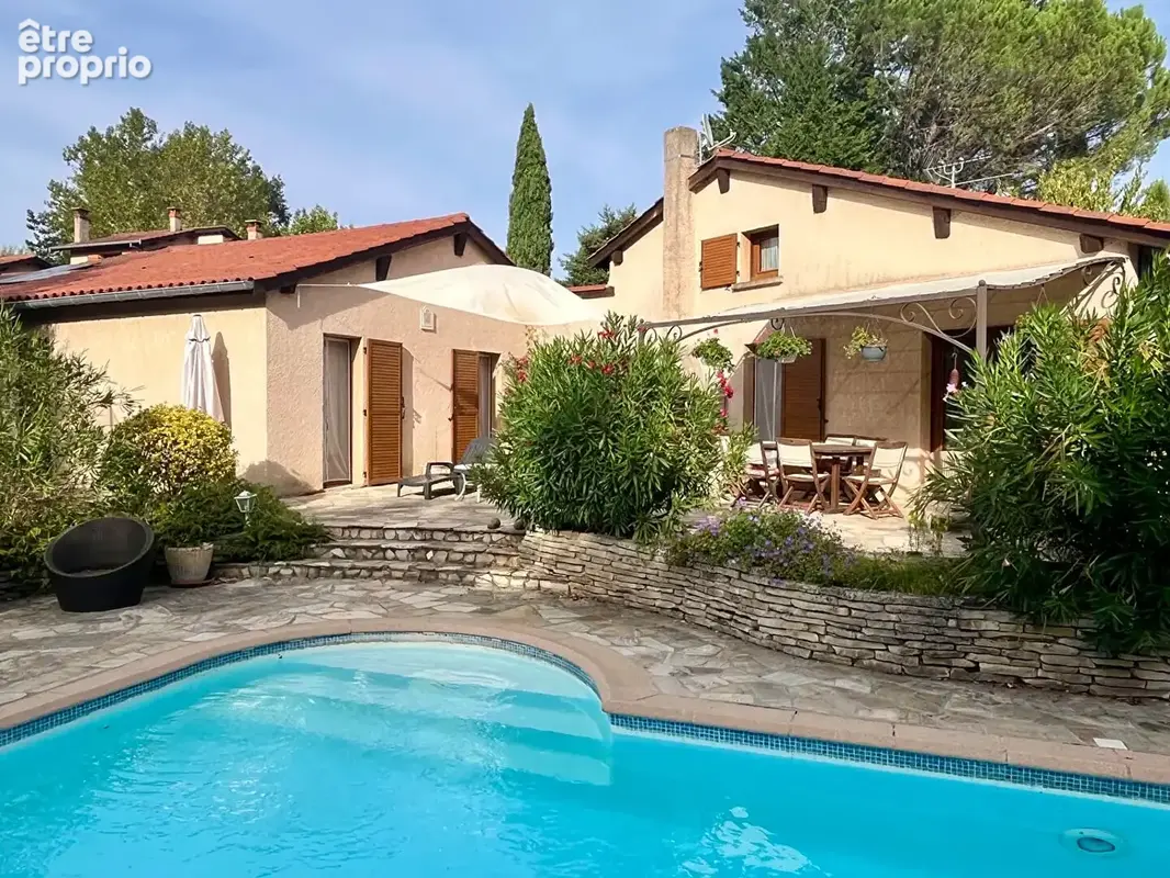 Maison T5 132 m² de plain pied avec piscine au calme - photo 2