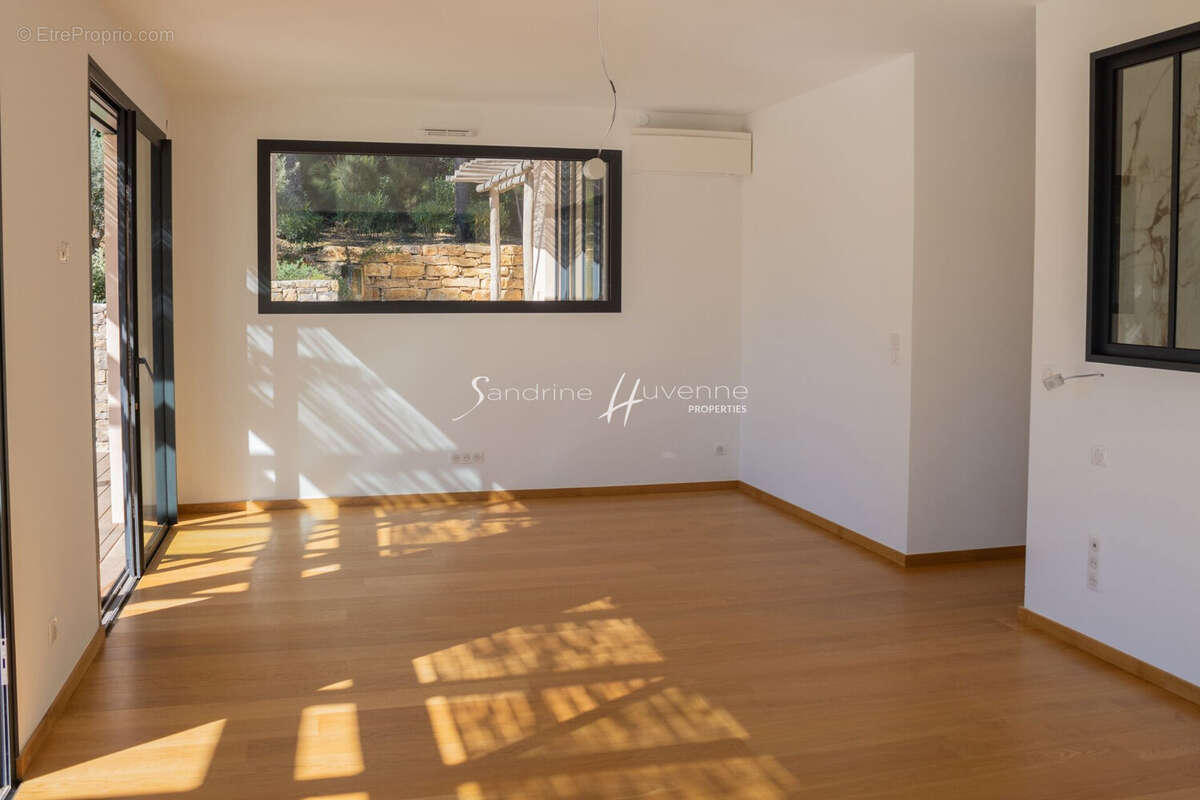 Maison à LA CROIX-VALMER