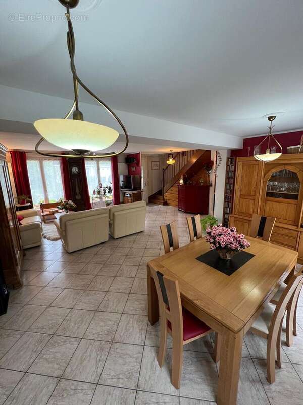 Photo 4 - Maison à LE MESNIL-SAINT-DENIS