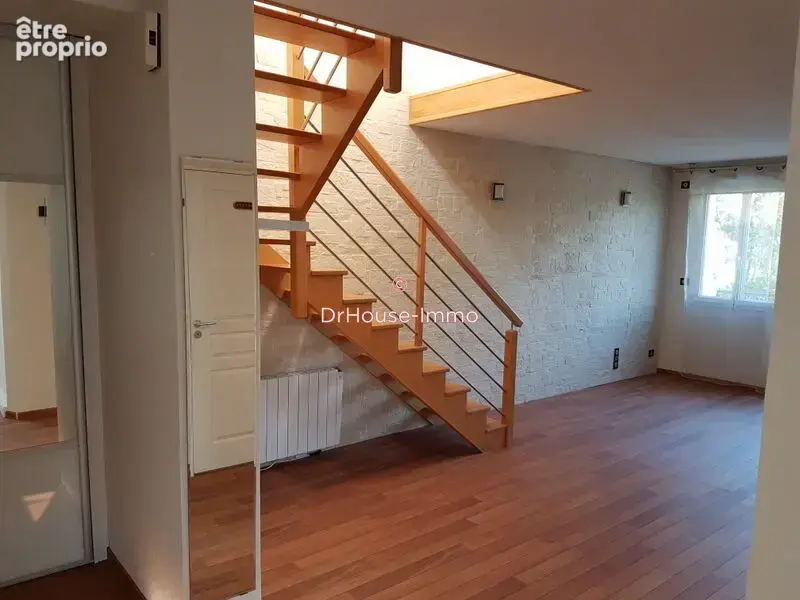 Appartement 4 pièces 75 m² à vendre à Saint-Pierre-Des-Corps (37700) - photo 2