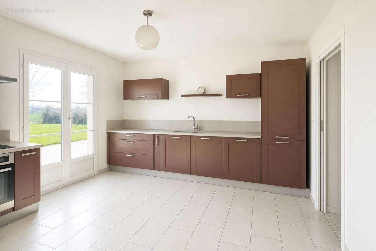 Maison de 232 m² avec jardin à Griselles - photo 4