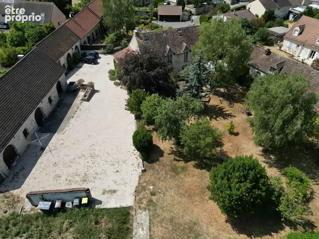 Ensemble immobilier de charme avec maison de 310 m2 et dépendances - photo 27