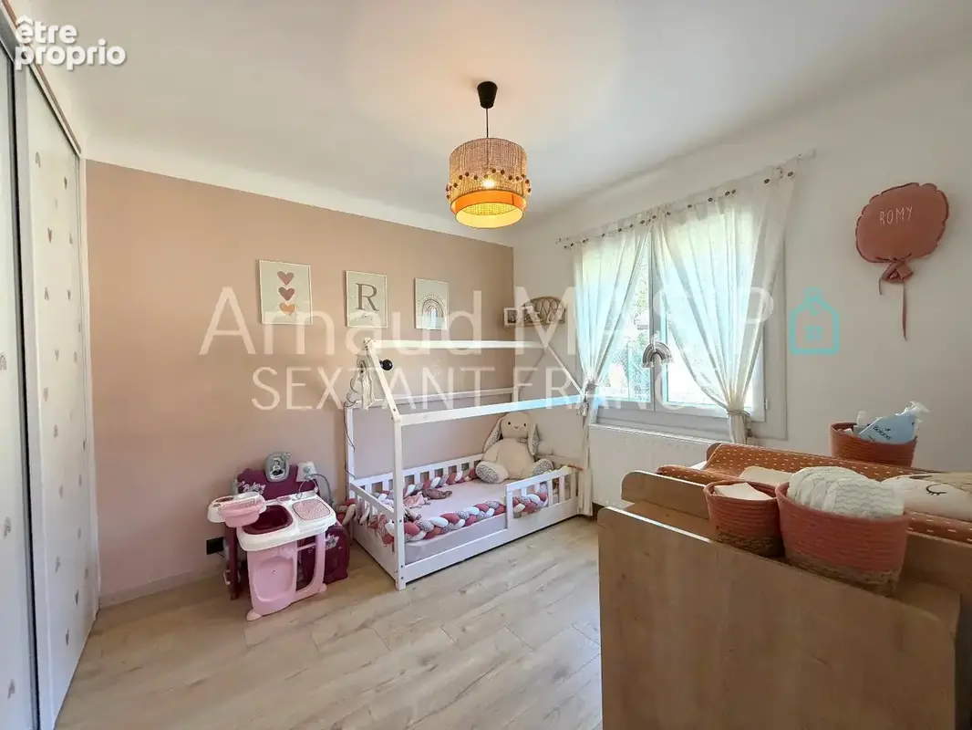 Pavillon de plain pied renove 95m² hab, jardin, terraces, garage, atelier, proche commodites - photo 9
