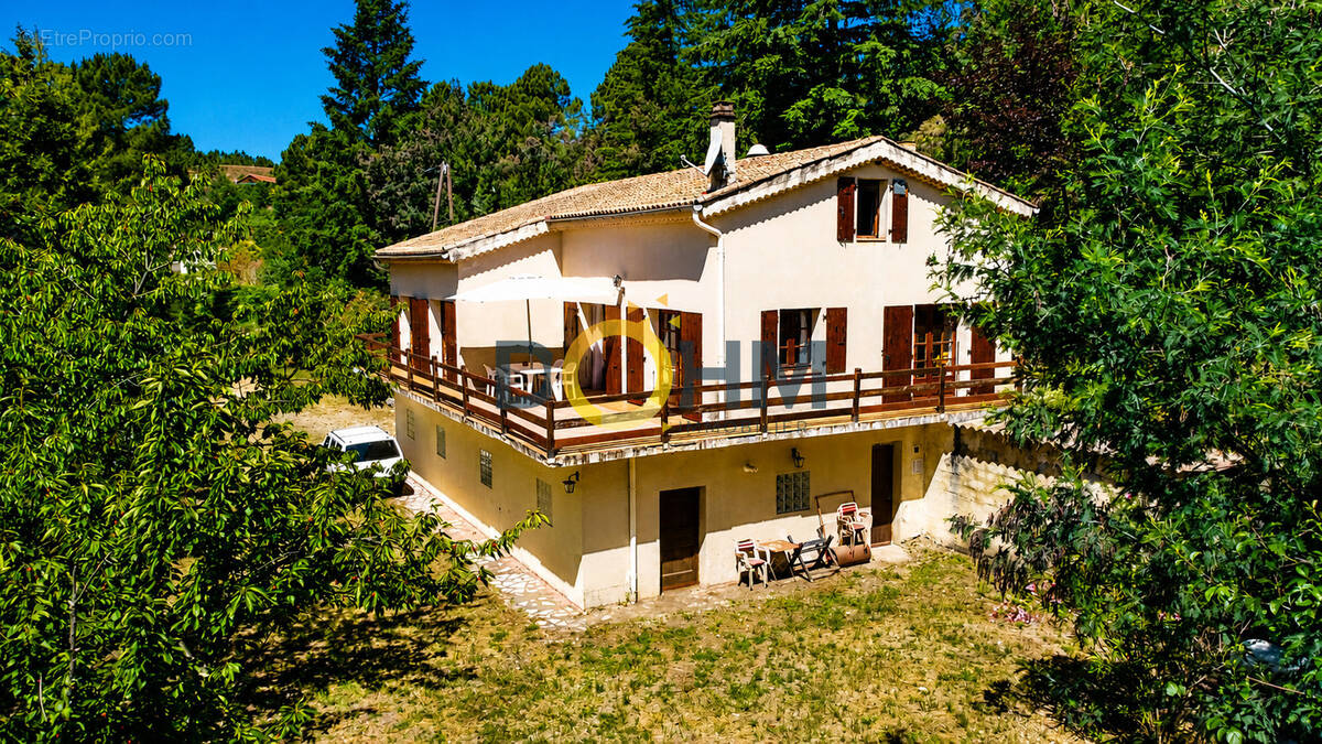 Maison à LA VERNAREDE