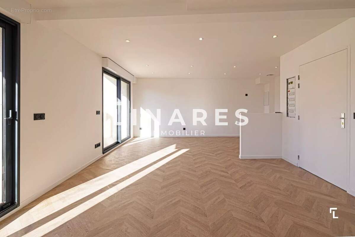 Appartement à MARSEILLE-5E